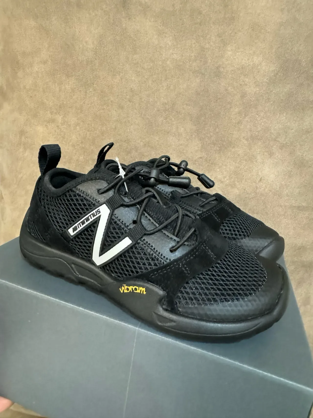 New Balance Minimus Baskets Lifestyle Noir Blanc en Maille 3