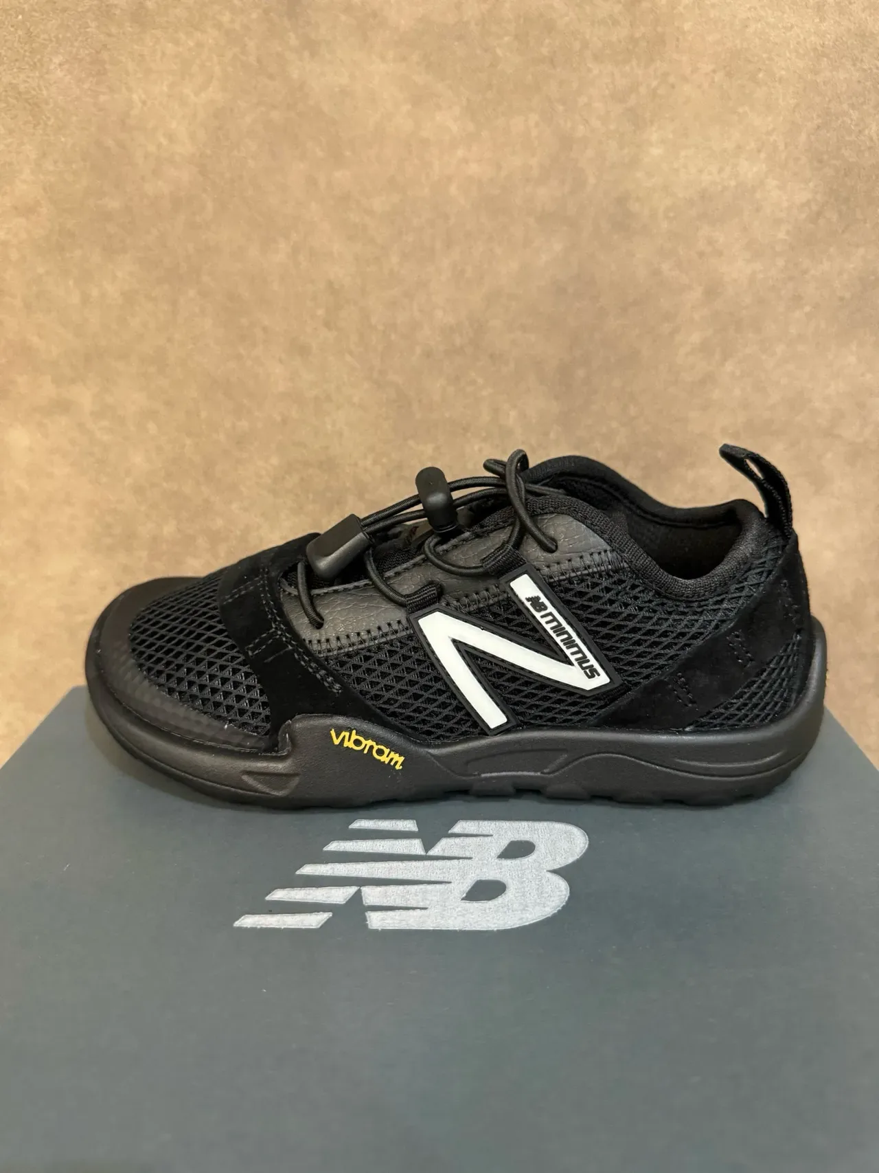 New Balance Minimus Baskets Lifestyle Noir Blanc en Maille 4