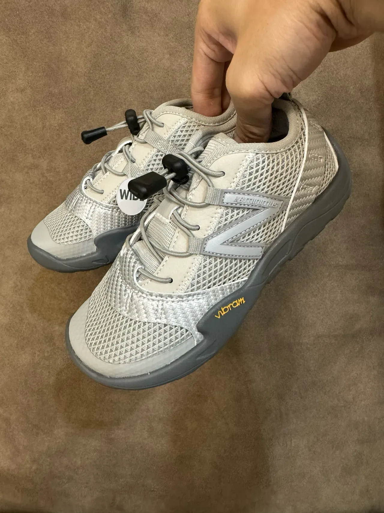 New Balance Minimus Baskets Lifestyle Noir Blanc en Maille 12