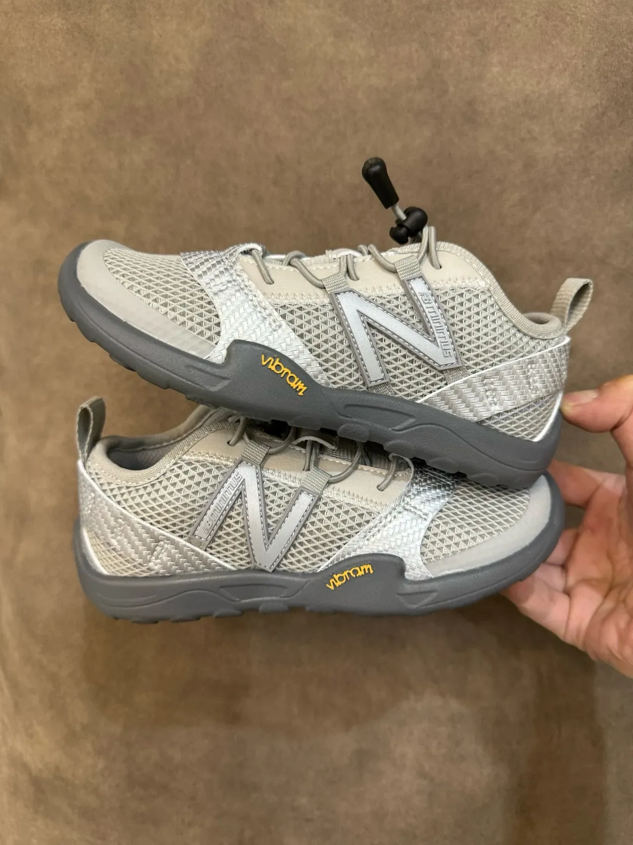 New Balance Minimus Baskets Lifestyle Noir Blanc en Maille 20