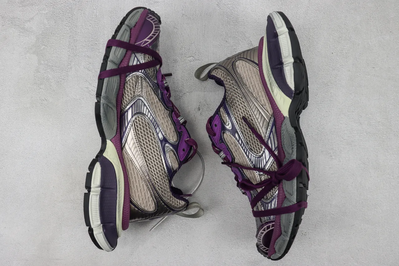 New Balance Tênis Chunky com Upper de Malha e Sintético em Camadas, Midsole Escultada Multi-Tons, Cor Roxo Cinza 2