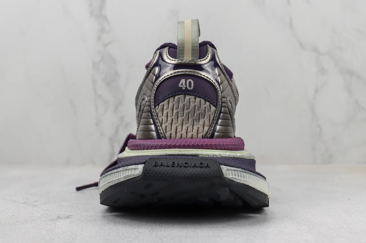 New Balance Tênis Chunky com Upper de Malha e Sintético em Camadas, Midsole Escultada Multi-Tons, Cor Roxo Cinza 9