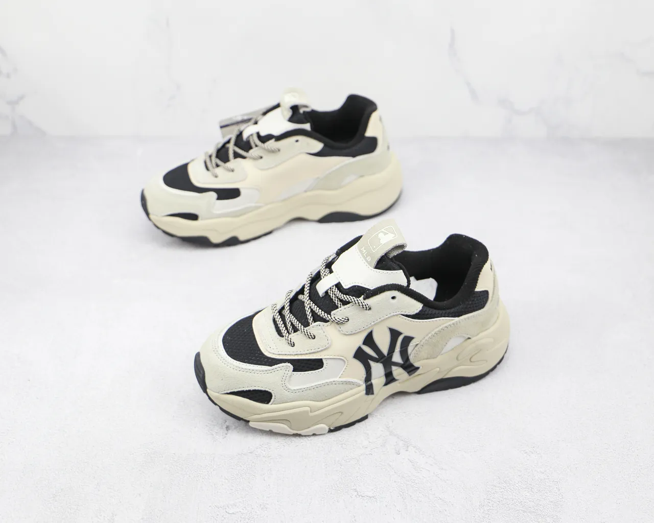 New Era Chunky Runner Beige Noir Silhouette Oversized NY Logo Chunky Sneakers 4
