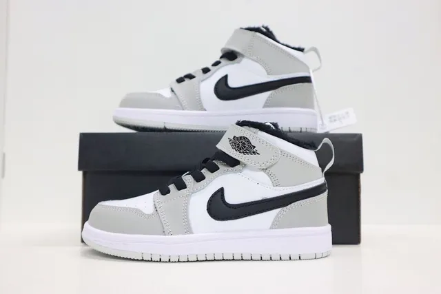 Nike Air Jordan 1 Black White Basketball Shoes 5