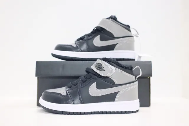 Nike Air Jordan 1 Black White Basketball Shoes 9