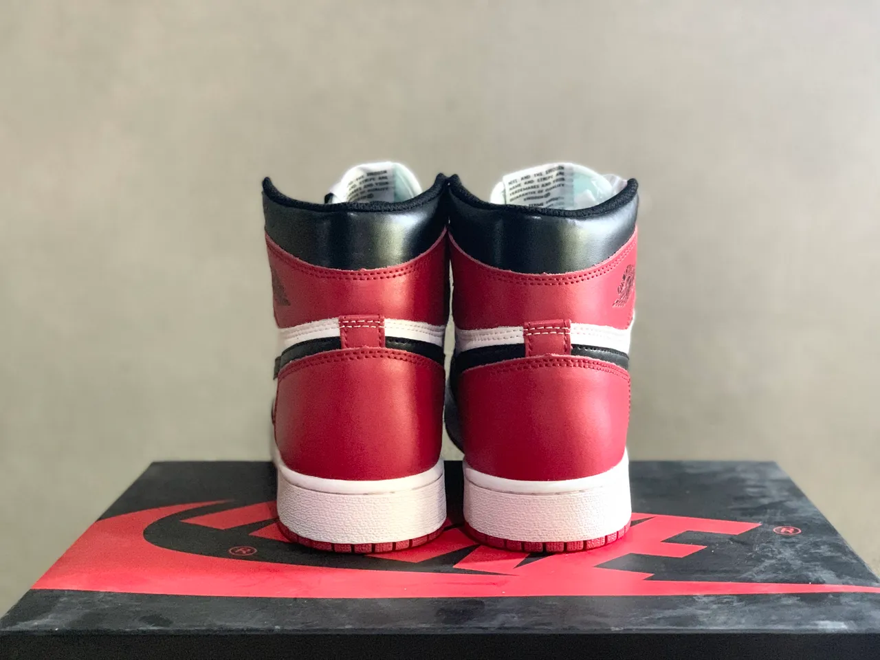 Nike Air Jordan 1 High Black White Red Basketball Shoes 3