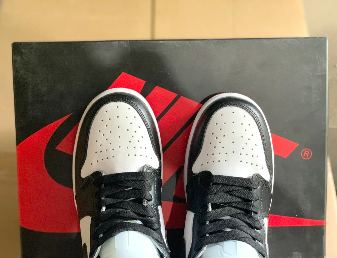 Nike Air Jordan 1 High Black White Red Basketball Shoes 4