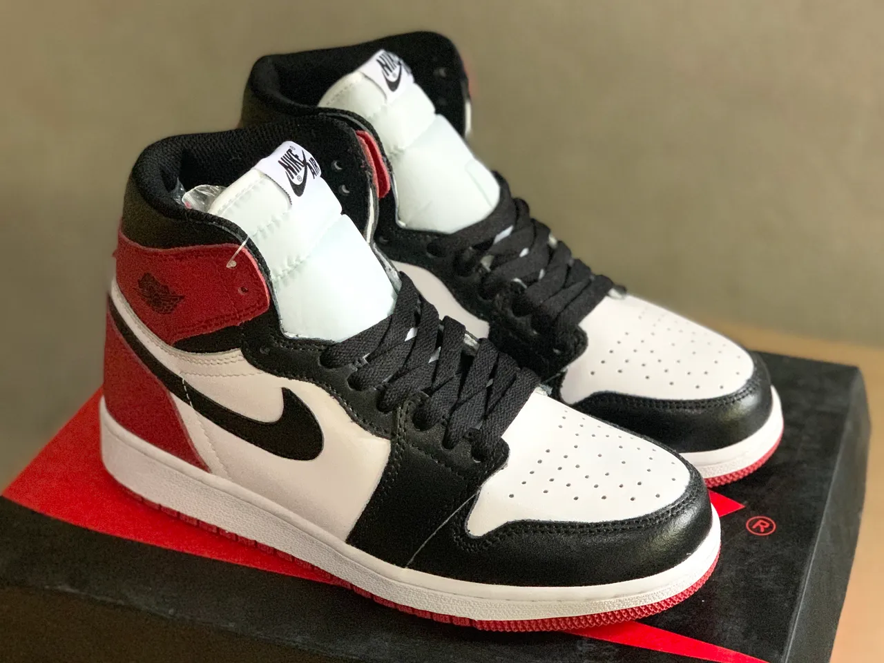 Nike Air Jordan 1 High Black White Red Basketball Shoes 5