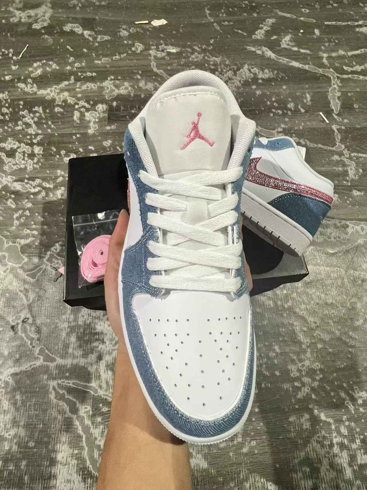 Nike Air Jordan 1 Low Denim Glitter Swoosh Lifestyle Sneakers 3