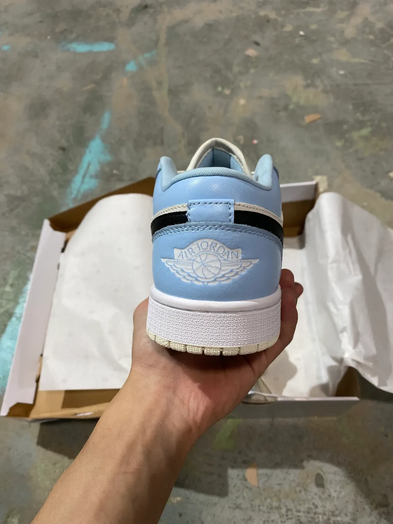 Nike Air Jordan 1 Low Sneakers Lifestyle Bleu Clair et Crème 6