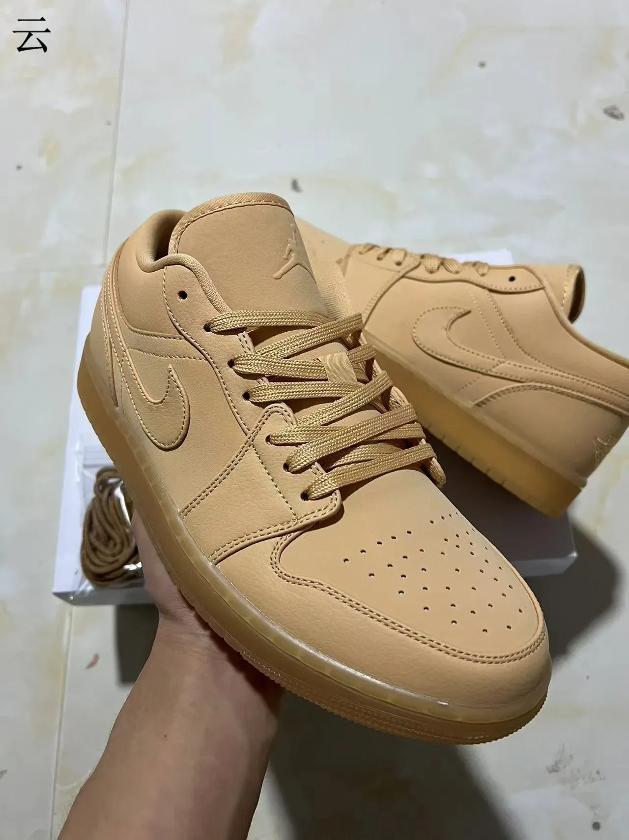 Nike Air Jordan 1 Low Monocromatique Tan Lifestyle Sneakers 2