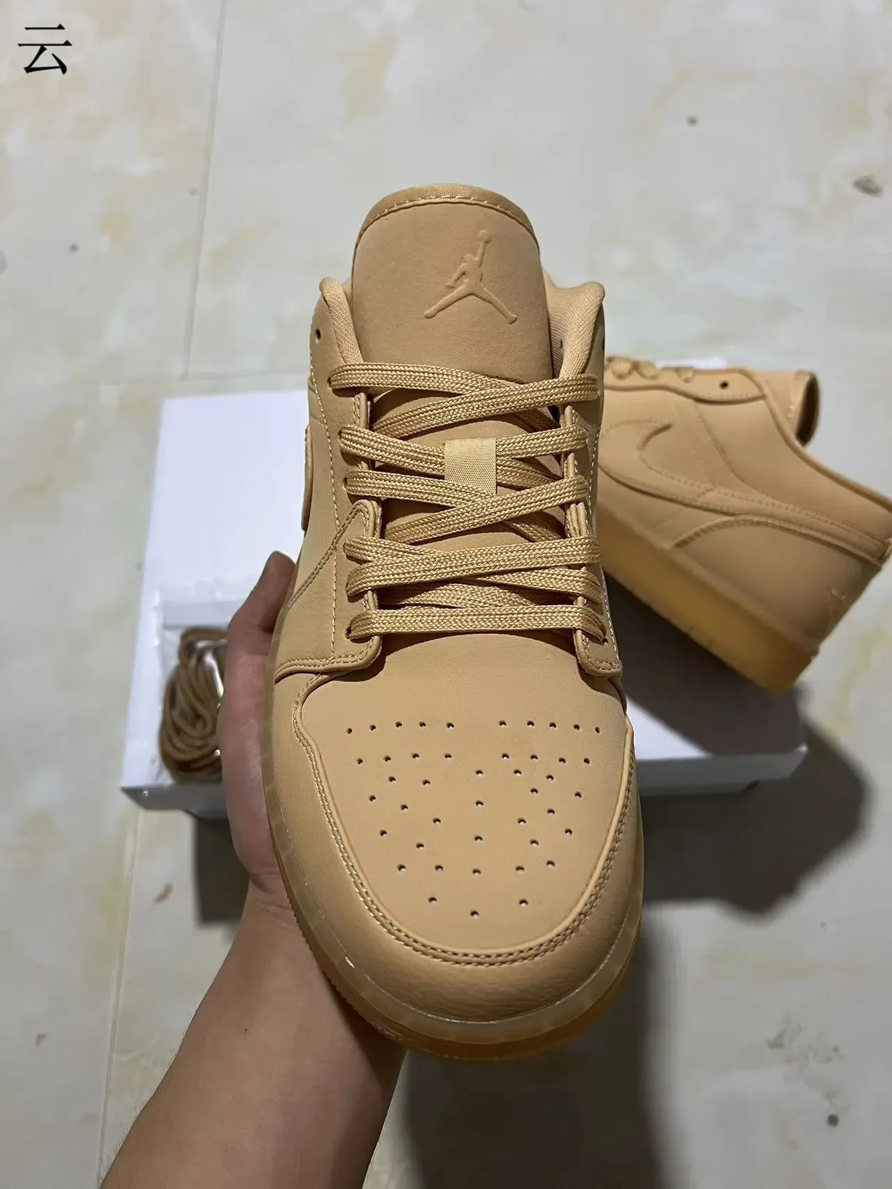 Nike Air Jordan 1 Low Monocromatique Tan Lifestyle Sneakers 3