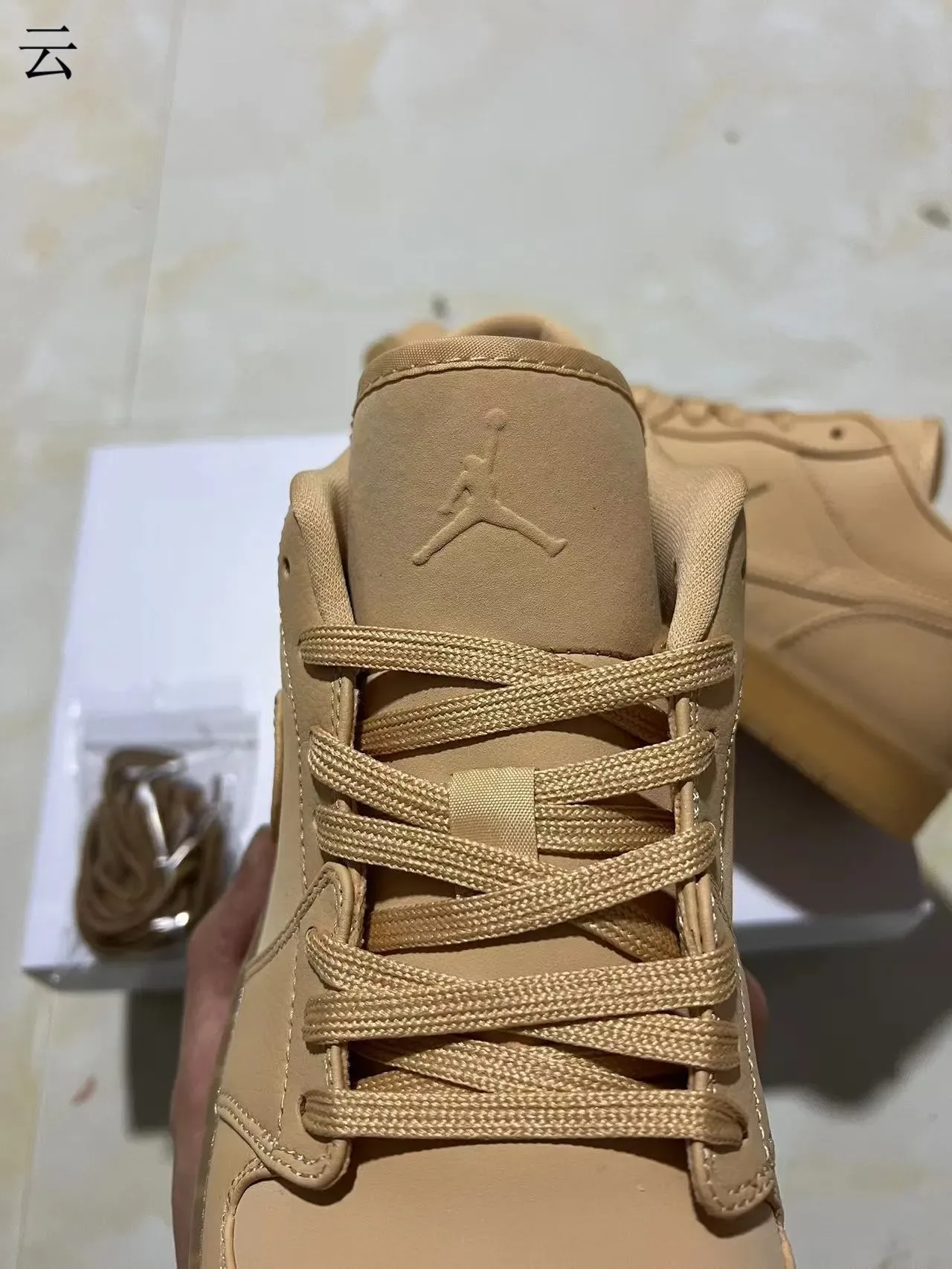 Nike Air Jordan 1 Low Monocromatique Tan Lifestyle Sneakers 4