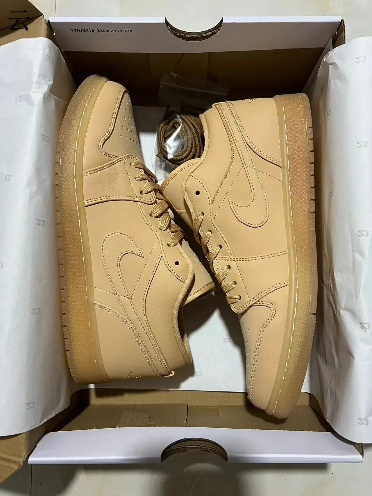 Nike Air Jordan 1 Low Monocromatique Tan Lifestyle Sneakers 9
