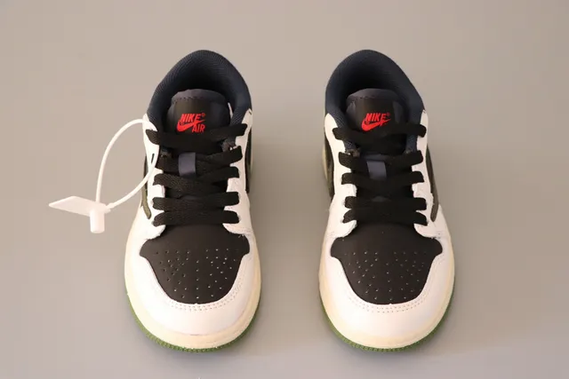 Nike Air Jordan 1 Low Purple White Black Basketball Shoes 3