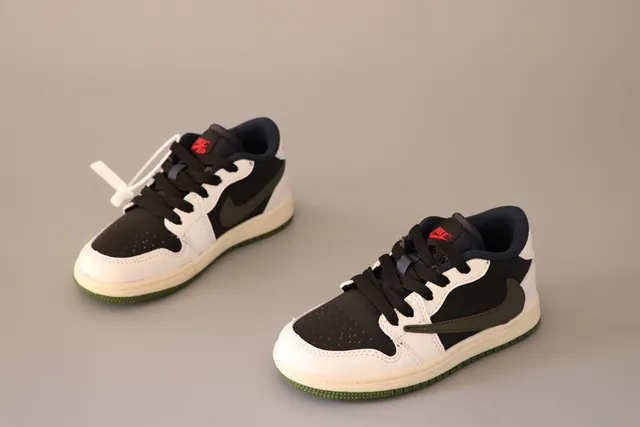 Nike Air Jordan 1 Low Purple White Black Basketball Shoes 9