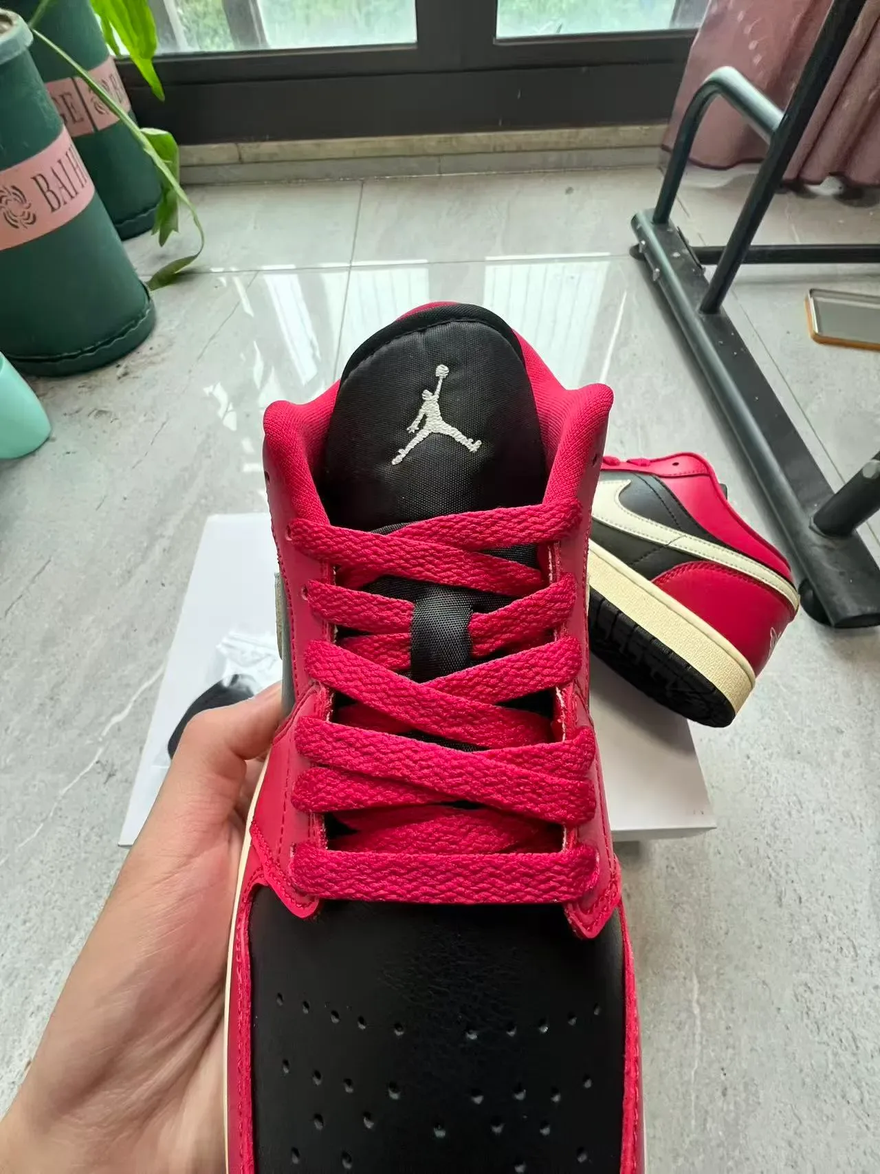 Nike Air Jordan 1 Low Rouge Noir Crème Sneakers Lifestyle 4