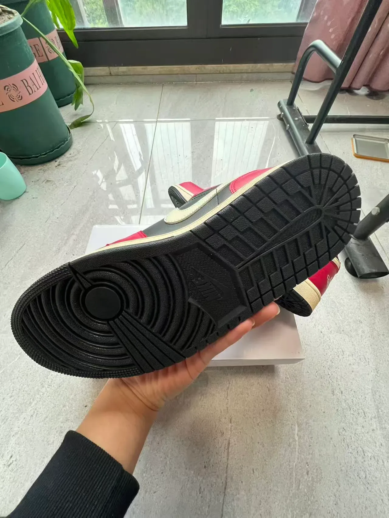Nike Air Jordan 1 Low Rouge Noir Crème Sneakers Lifestyle 6