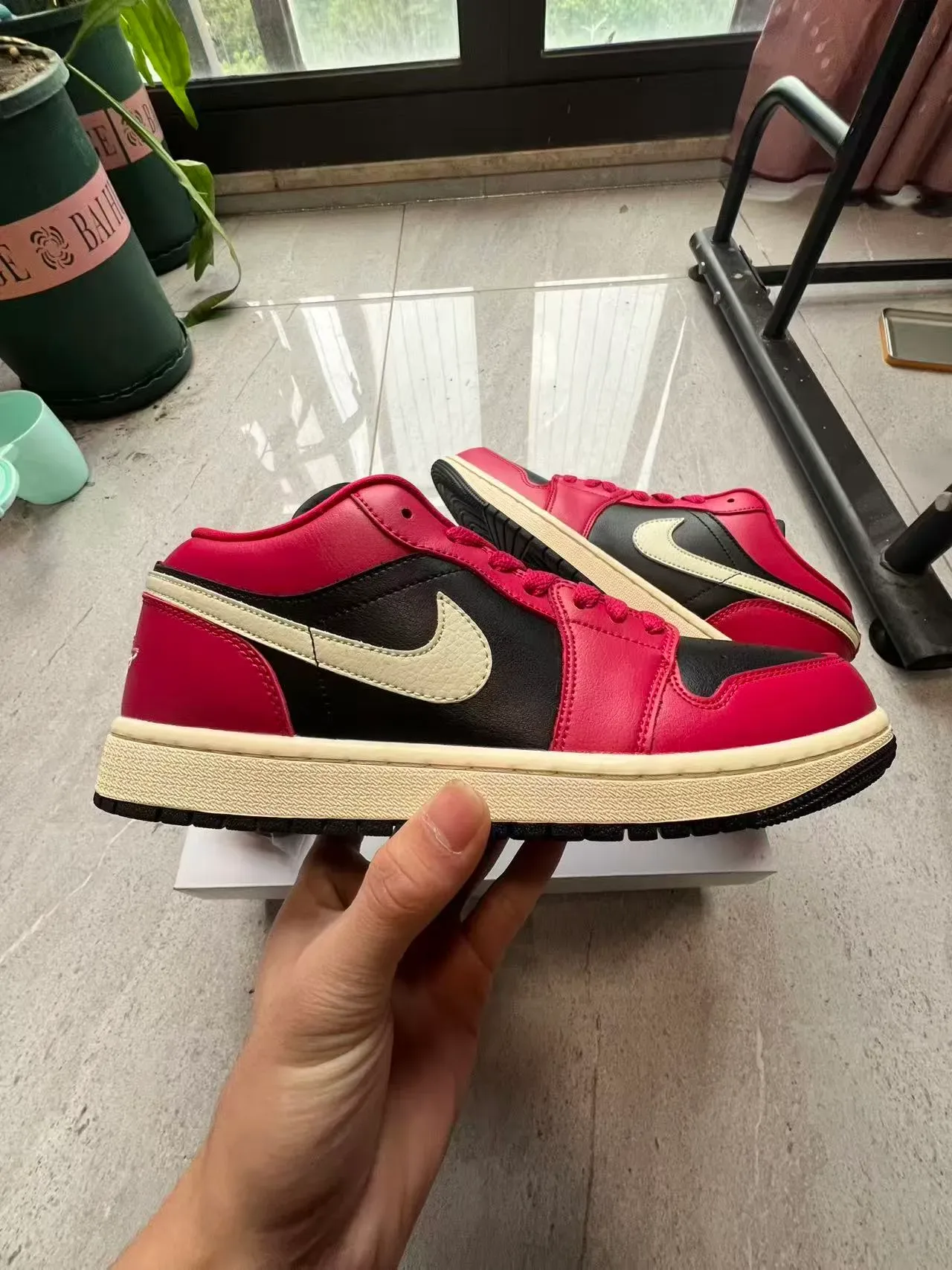 Nike Air Jordan 1 Low Rouge Noir Crème Sneakers Lifestyle 7