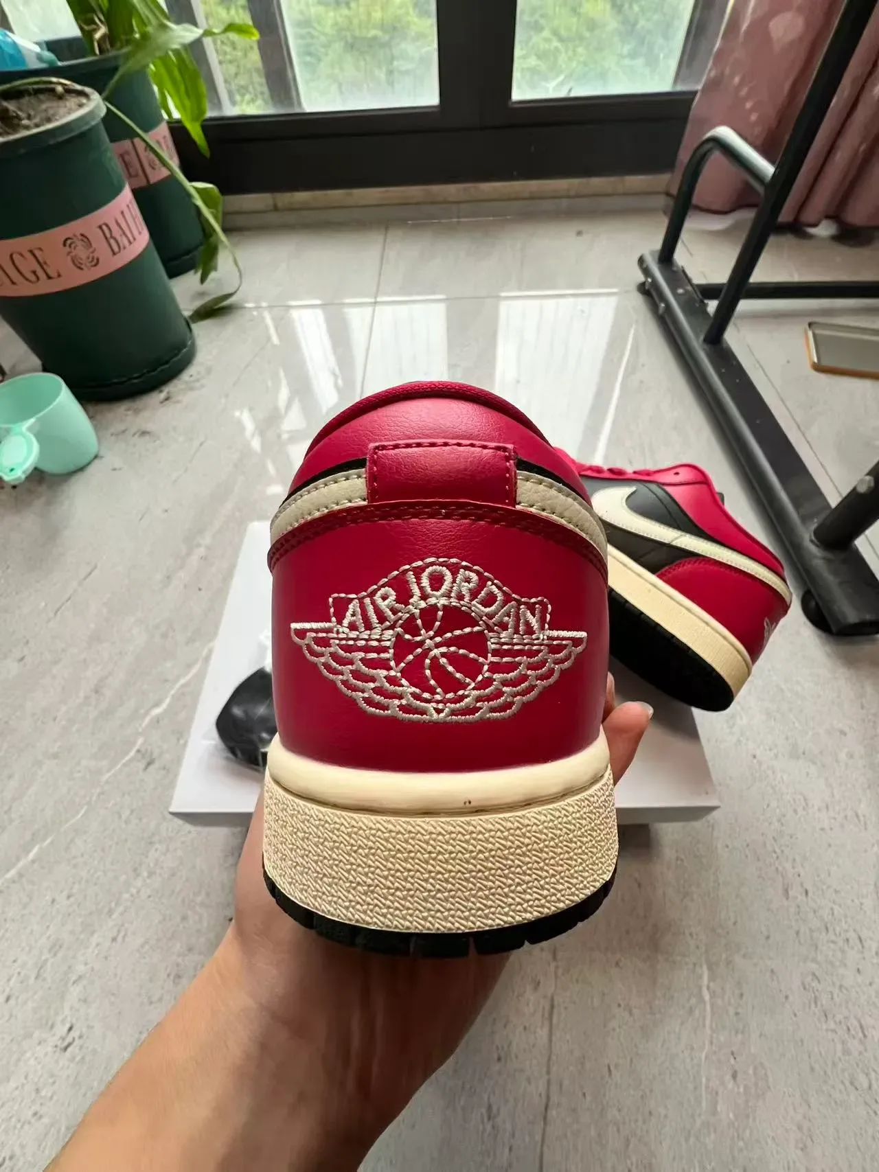 Nike Air Jordan 1 Low Rouge Noir Crème Sneakers Lifestyle 8