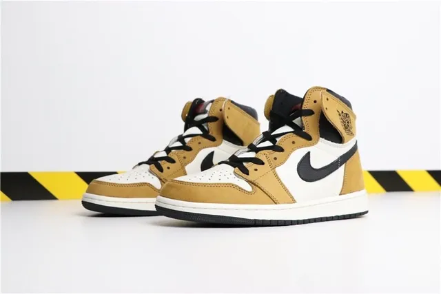 Nike Air Jordan 1 Mustard and White Basketball Shoes 4