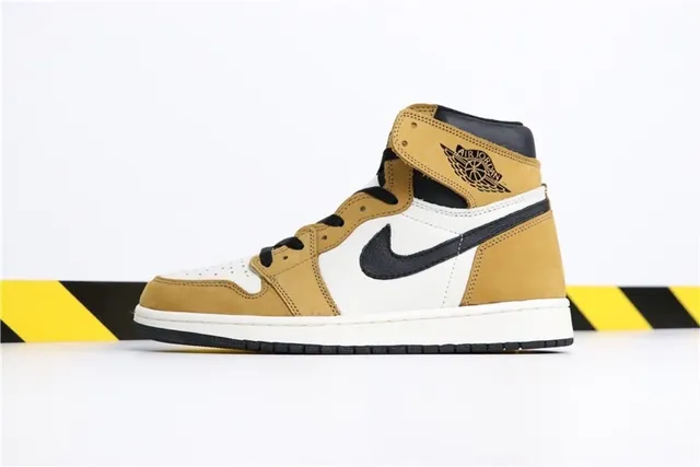 Nike Air Jordan 1 Mustard and White Basketball Shoes 5