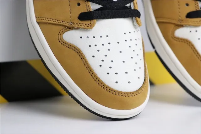 Nike Air Jordan 1 Mustard and White Basketball Shoes 8