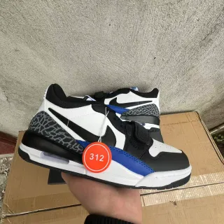 Nike Air Jordan Legacy 312 Tênis de Basquete Branco Preto Azul Real com Estampa de Elefante