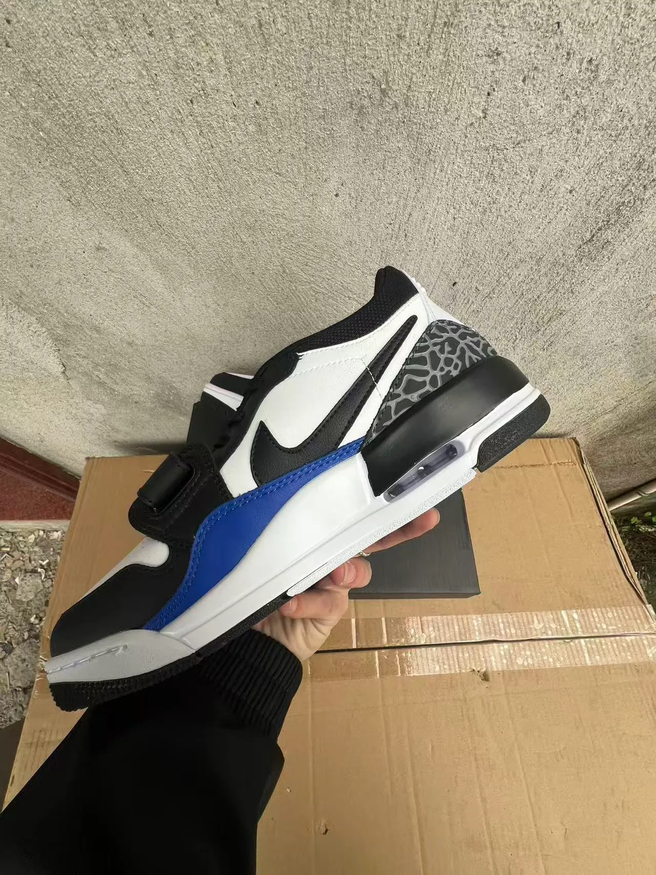 Nike Air Jordan Legacy 312 White Black Royal Blue Elephant Print Basketball Shoes 4