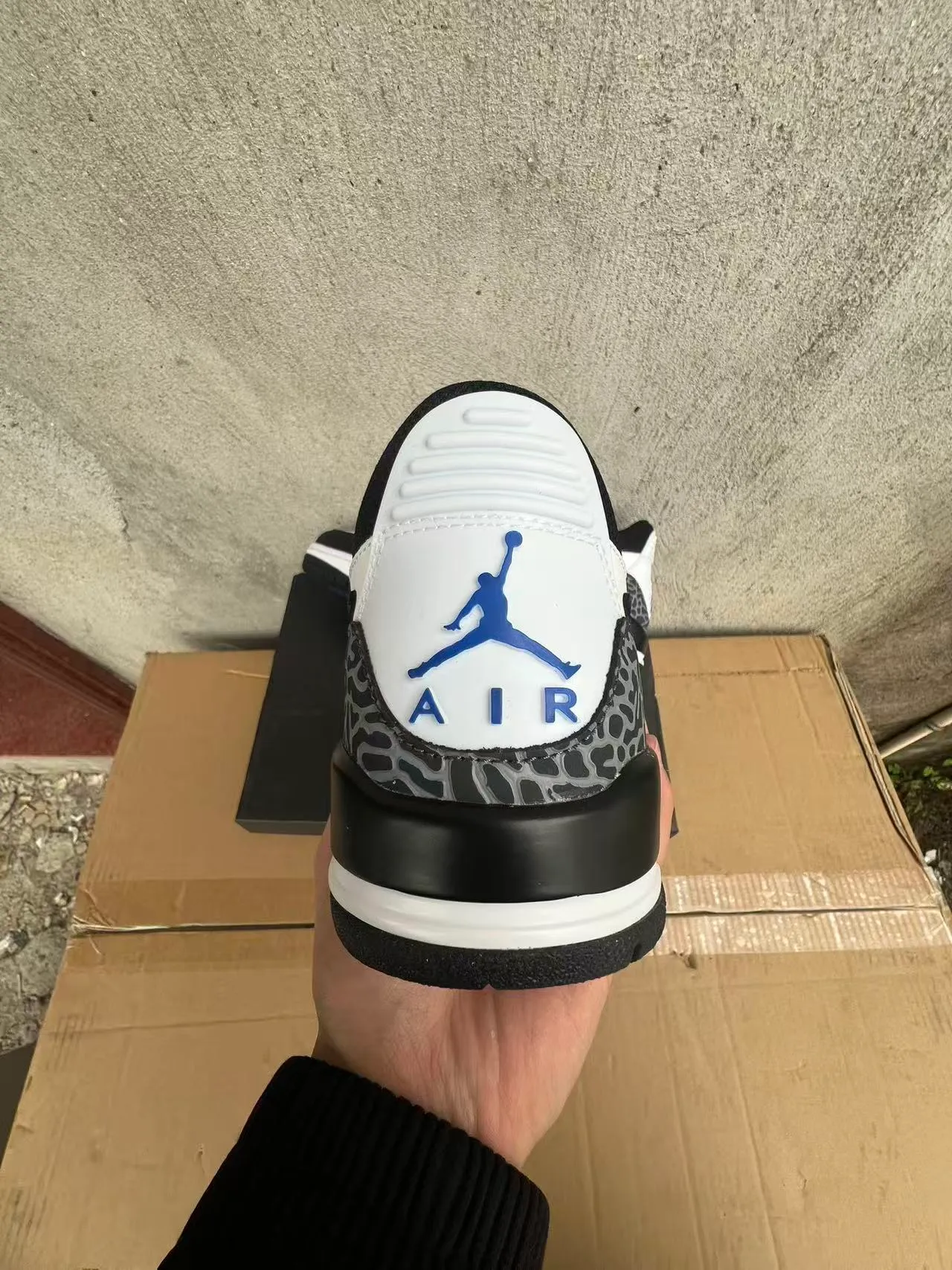 Nike Air Jordan Legacy 312 White Black Royal Blue Elephant Print Basketball Shoes 6