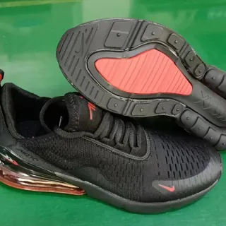 Nike Air Max 270 Zapatos de correr negros y rojos