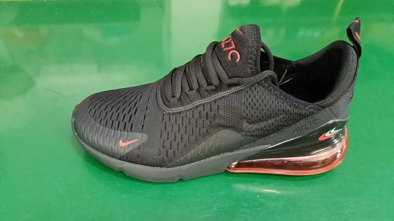 Nike Air Max 270 Black and Red Running Shoes 4