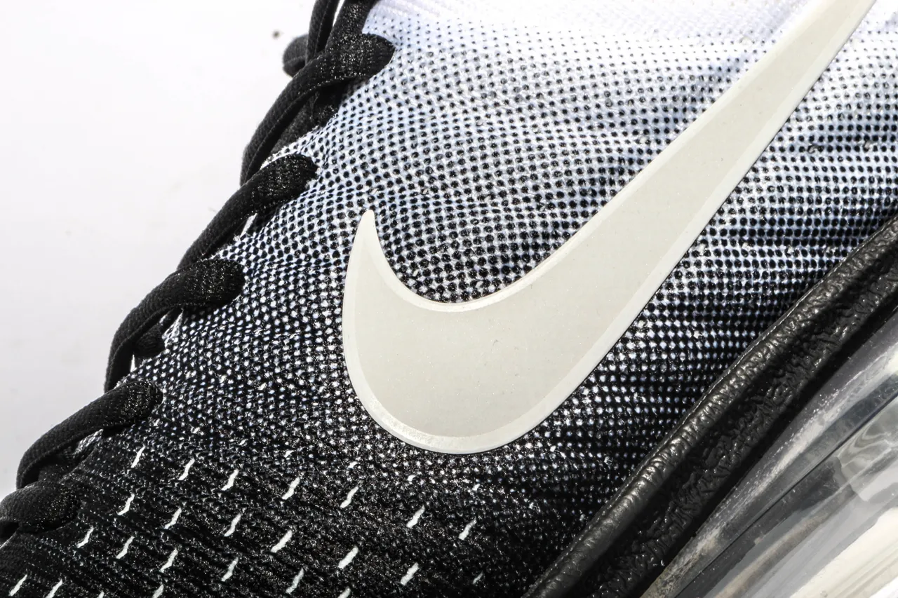 Nike Air Max Black White Engineered Knit Upper Gradient Running Shoes 4