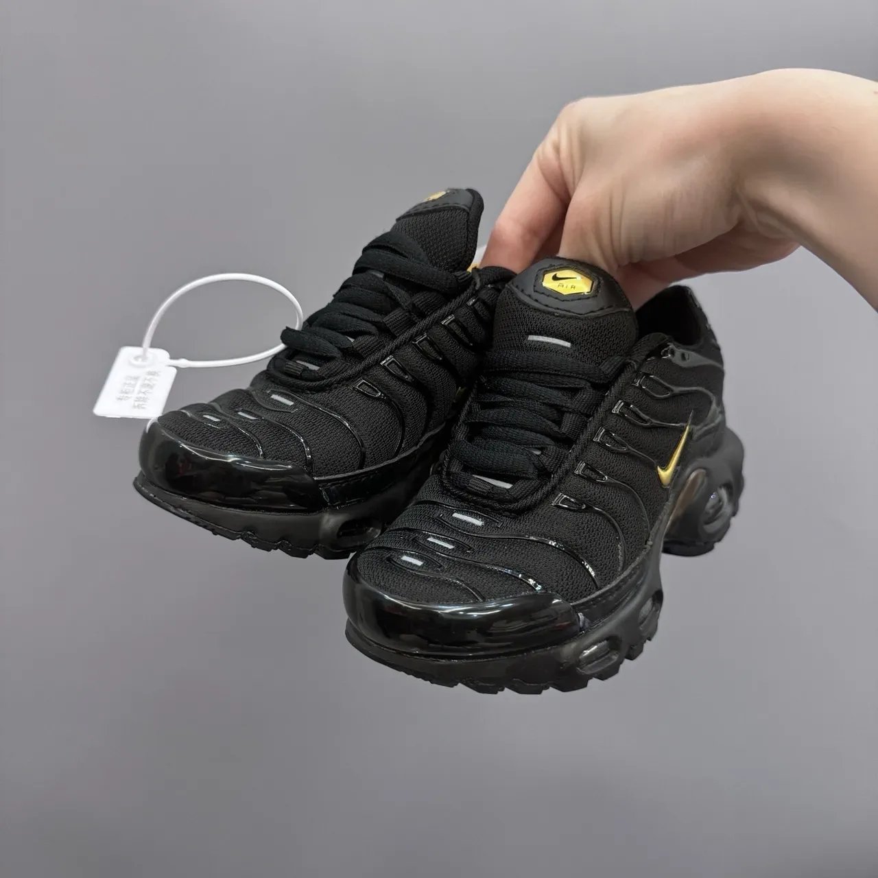 Nike Air Max Plus Black White Red Lifestyle Sneakers 24