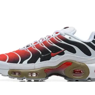 Nike Air Max Plus Flame Gradient Lifestyle Sneakers