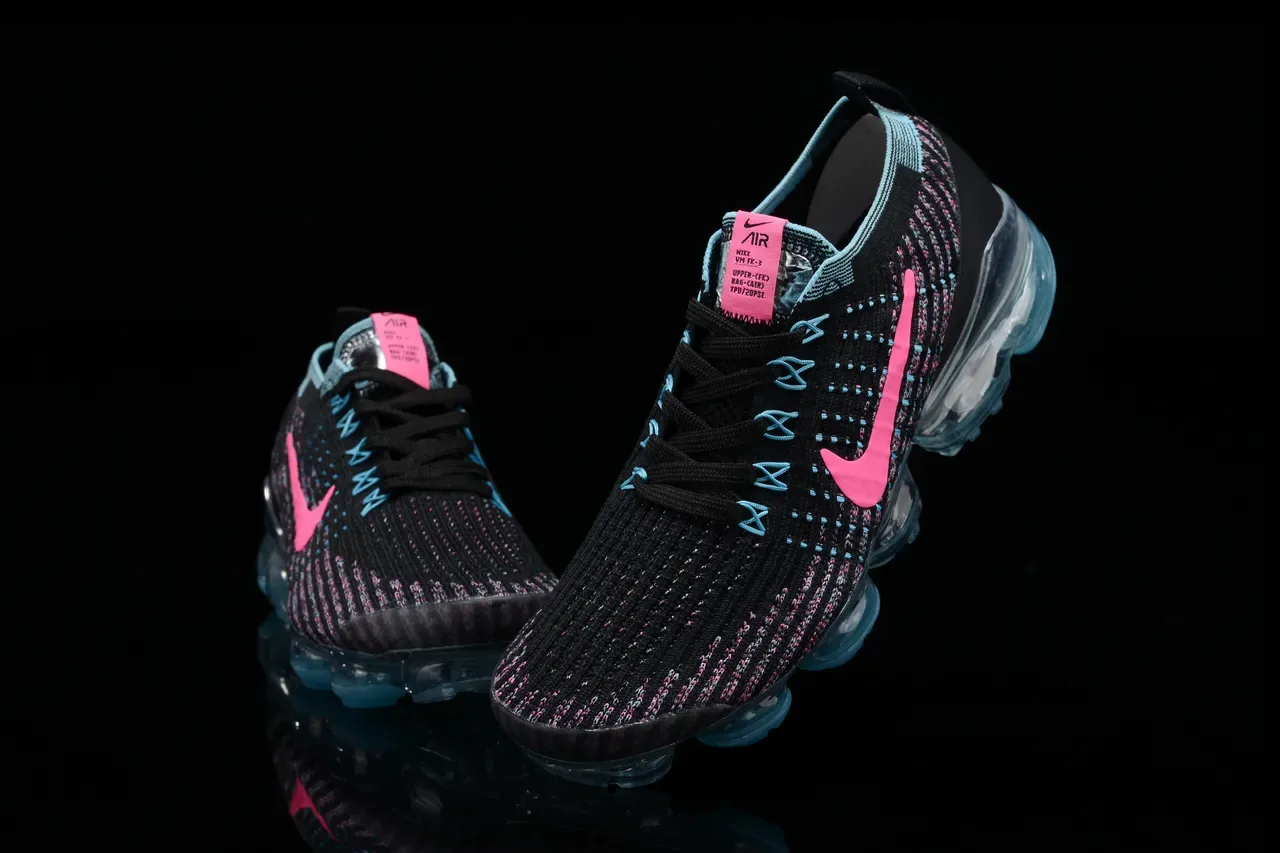 Nike Air VaporMax Flyknit Noir Rose Cyan Lifestyle Sneakers 9