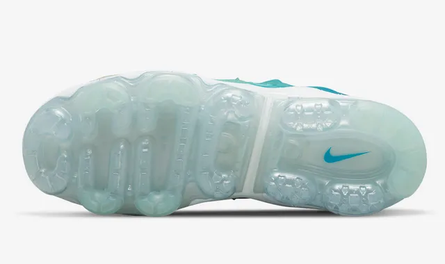 Nike Air VaporMax Plus Gradient Lifestyle Sneakers 3
