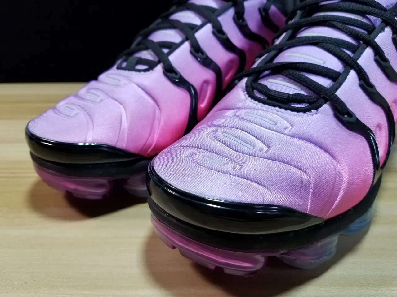 Nike Air VaporMax Plus Gradient Pink Black Multicolor Lifestyle Sneakers 3