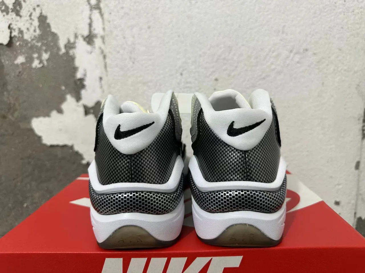 Nike Air Zoom Generation Gray White Wave-Shaped Synthetic Cage Carbon-Fiber-Textured Panels Chunky Sneakers 3