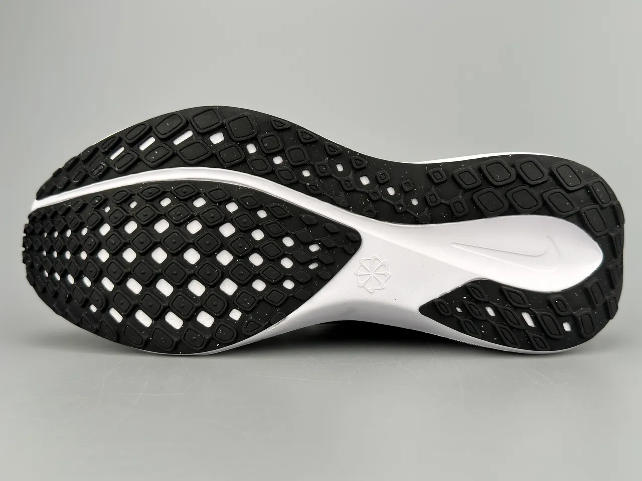Nike Air Zoom Pegasus Black White Engineered Mesh Upper Visible Unit Running Shoes 8