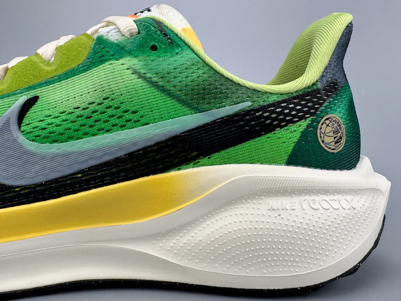 Nike Air Zoom Pegasus Green Gradient Running Shoes 3