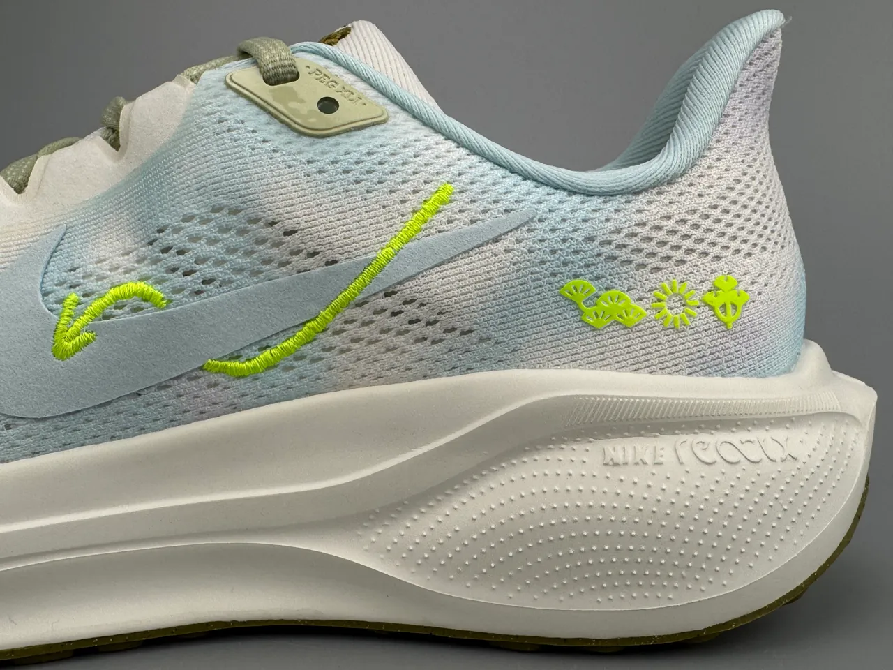 Nike Air Zoom Pegasus Pastel Gradient Running Shoes 3