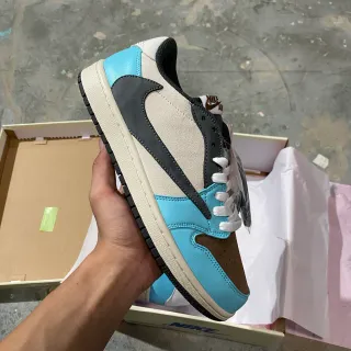 Nike Beige Blue Low-Top Panelled Leather-Suede Lifestyle Sneakers