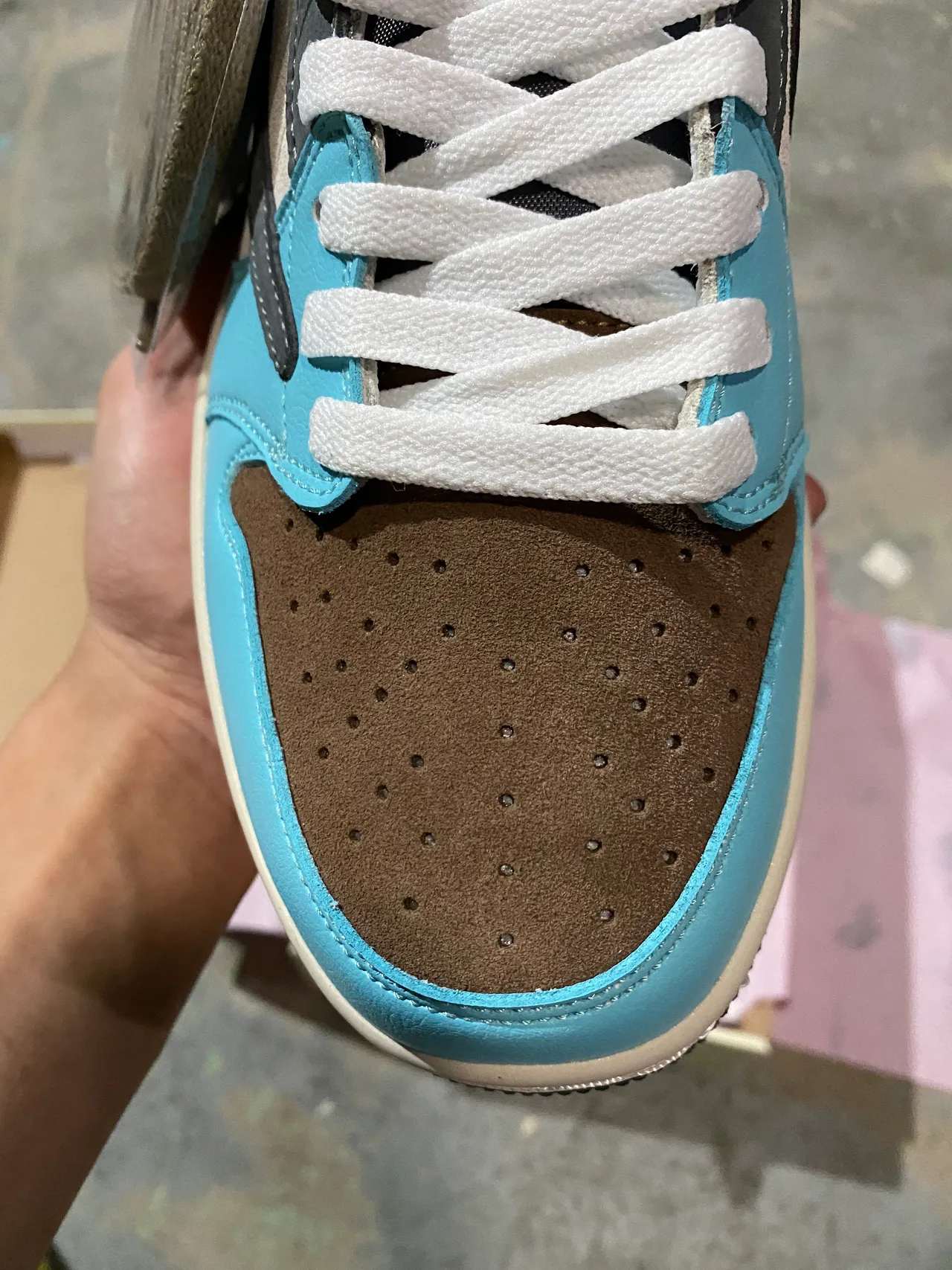 Nike Beige Blue Low-Top Panelled Leather-Suede Lifestyle Sneakers 2
