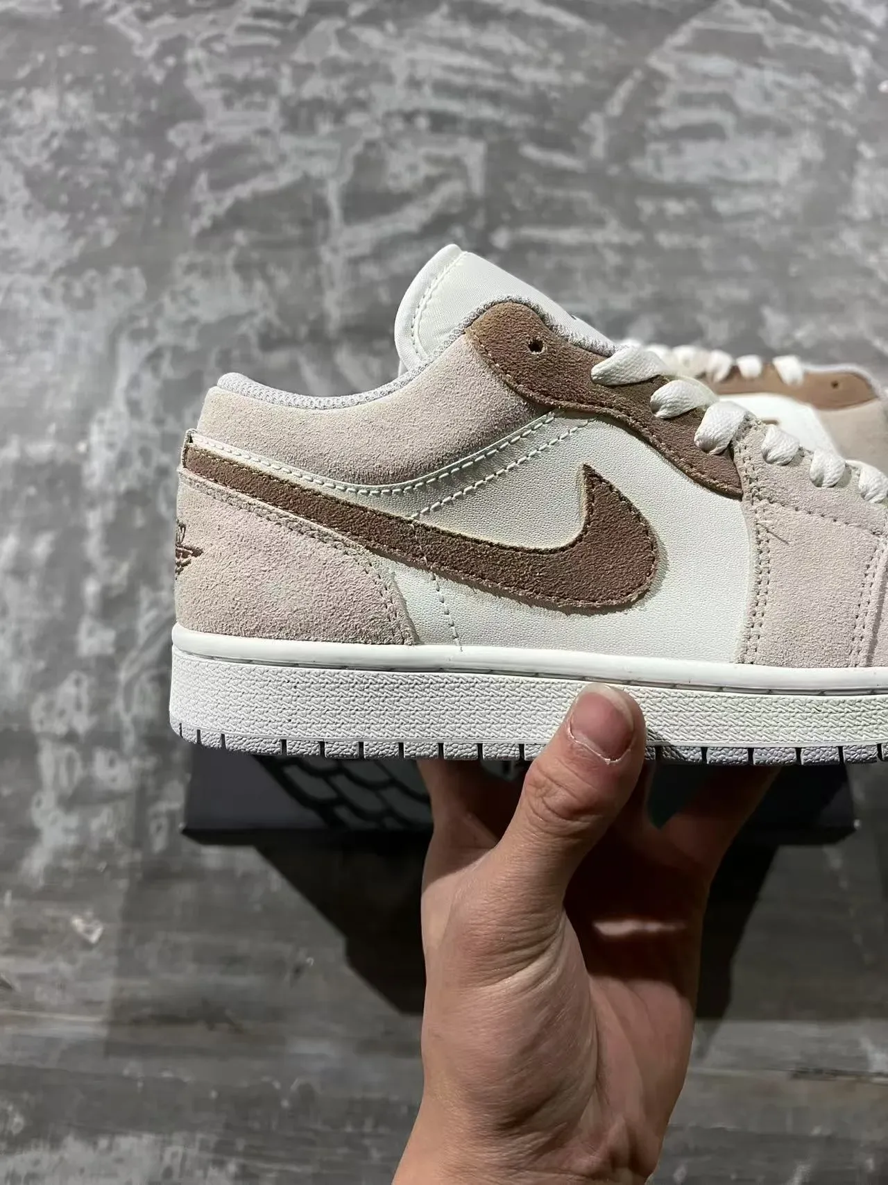 Nike Beige Brown Baskets Lifestyle daim cuir basses 7