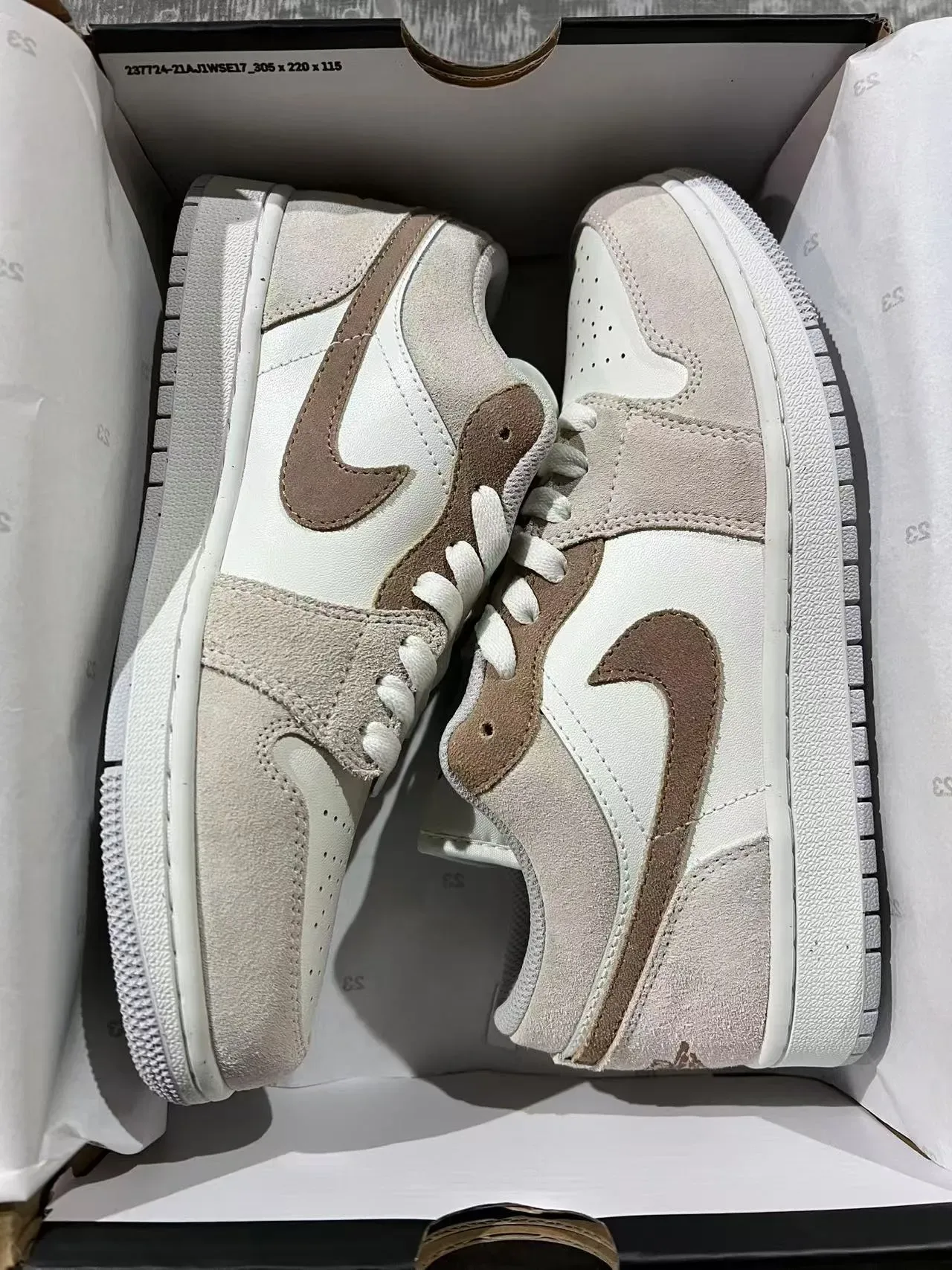 Nike Beige Brown Baskets Lifestyle daim cuir basses 9