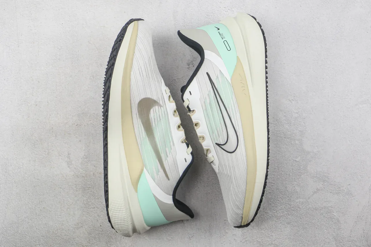 Nike Beige Green Engineered Knit Upper Ribbed Texture Running Shoes 2