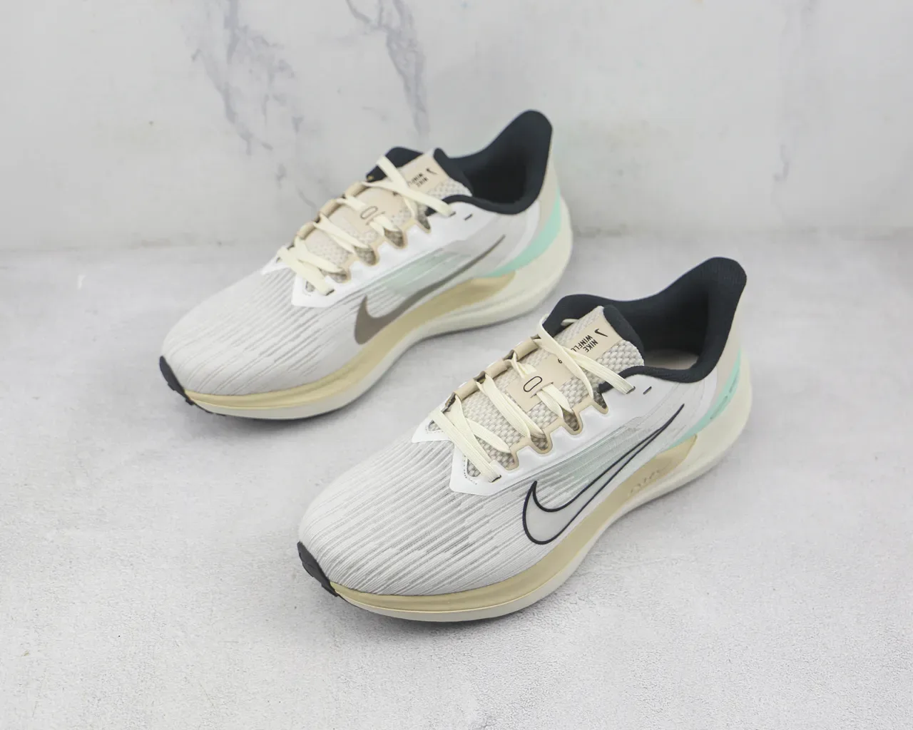 Nike Beige Green Engineered Knit Upper Ribbed Texture Running Shoes 4