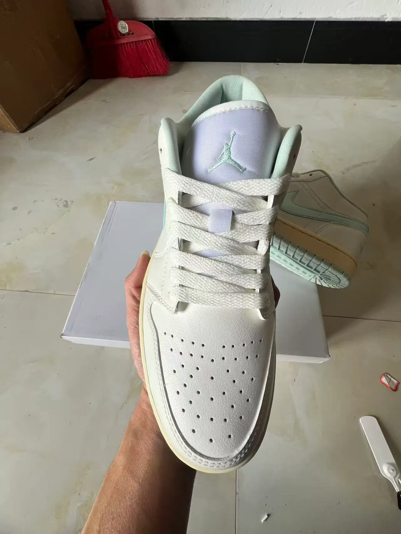 Nike Beige Green Low-Top Leather Upper Lifestyle Sneakers 3