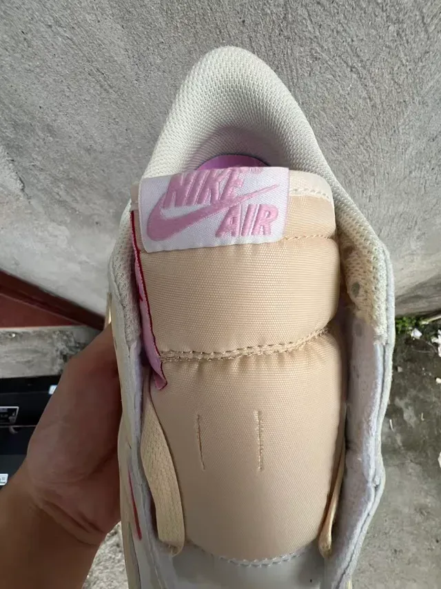 Nike Beige Pink Low-Top Silhouette Layered Leather Panels Lifestyle Sneakers 4